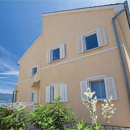 Amazing Apartment In Malinska With Kitchen Exteriör bild